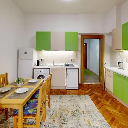 The In The Heart Of Old 1bdr Appartement