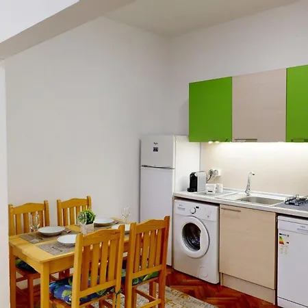 The In The Heart Of Old 1bdr Appartement