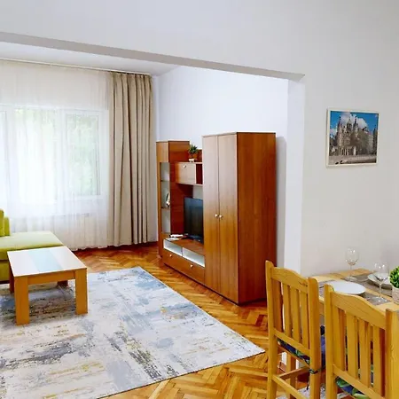 The In The Heart Of Old 1bdr Daire