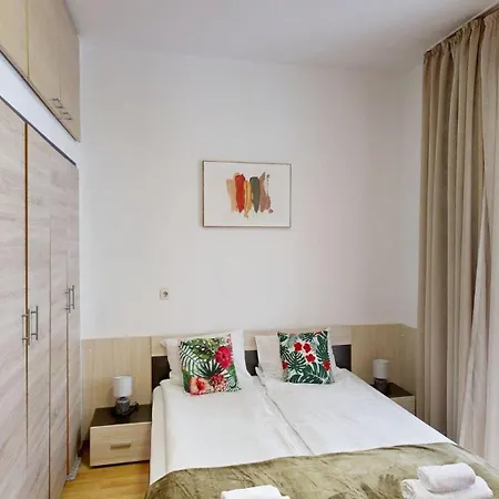 The In The Heart Of Old 1bdr Sofie
